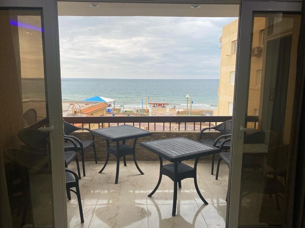 Apartment Maxeem Direct Sea View Super Lux 2 Bed Maamoura سوبر لوكس مجموعه مكسيم شاطىء المعموره على البحرمع كارنيهات بوابه طول السنه و الشاطىء الخاص من اول مايو الى نهايه اكتوبر للعائلات