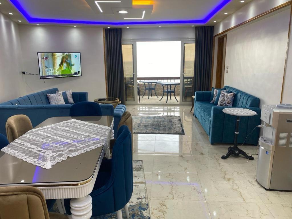 Maxeem Direct Sea View Super Lux 2 Bed Maamoura سوبر لوكس مجموعه مكسيم شاطىء المعموره على البحرمع كارنيهات بوابه طول السنه و الشاطىء الخاص من اول مايو الى نهايه اكتوبر للعائلات Apartment