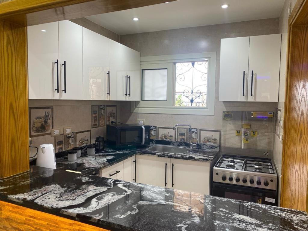 Maxeem Direct Sea View Super Lux 2 Bed Maamoura سوبر لوكس مجموعه مكسيم شاطىء المعموره على البحرمع كارنيهات بوابه طول السنه و الشاطىء الخاص من اول مايو الى نهايه اكتوبر للعائلات Apartment Alexandria